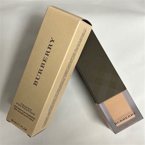 Burberry Velvet Foundation 